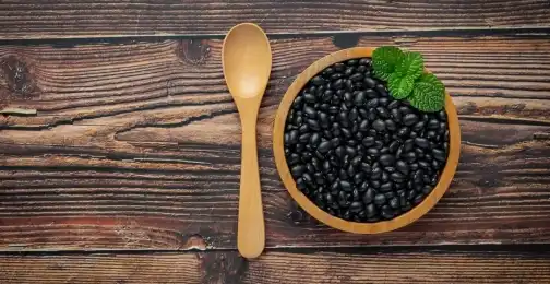 Can black soybean powder help lower cholesterol?